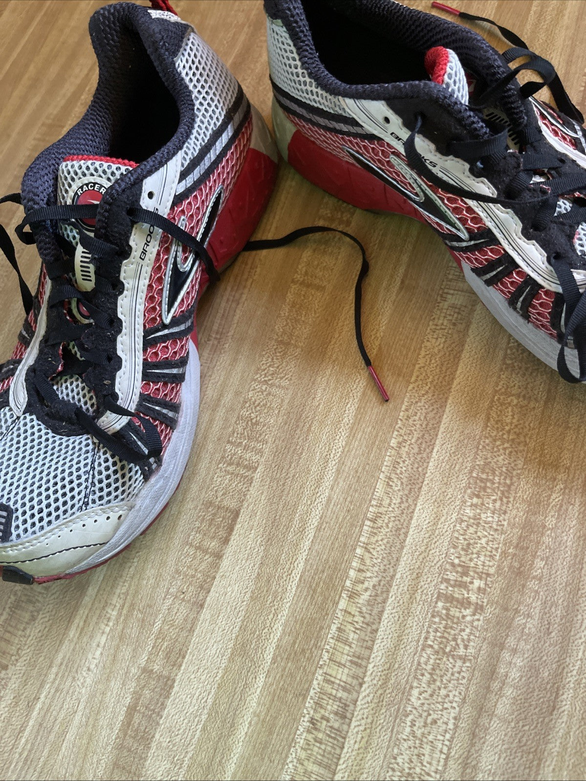 Brooks Racer ST Size 8
