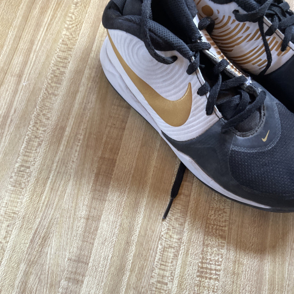 Nike Teamhustle Sneakers 4Y