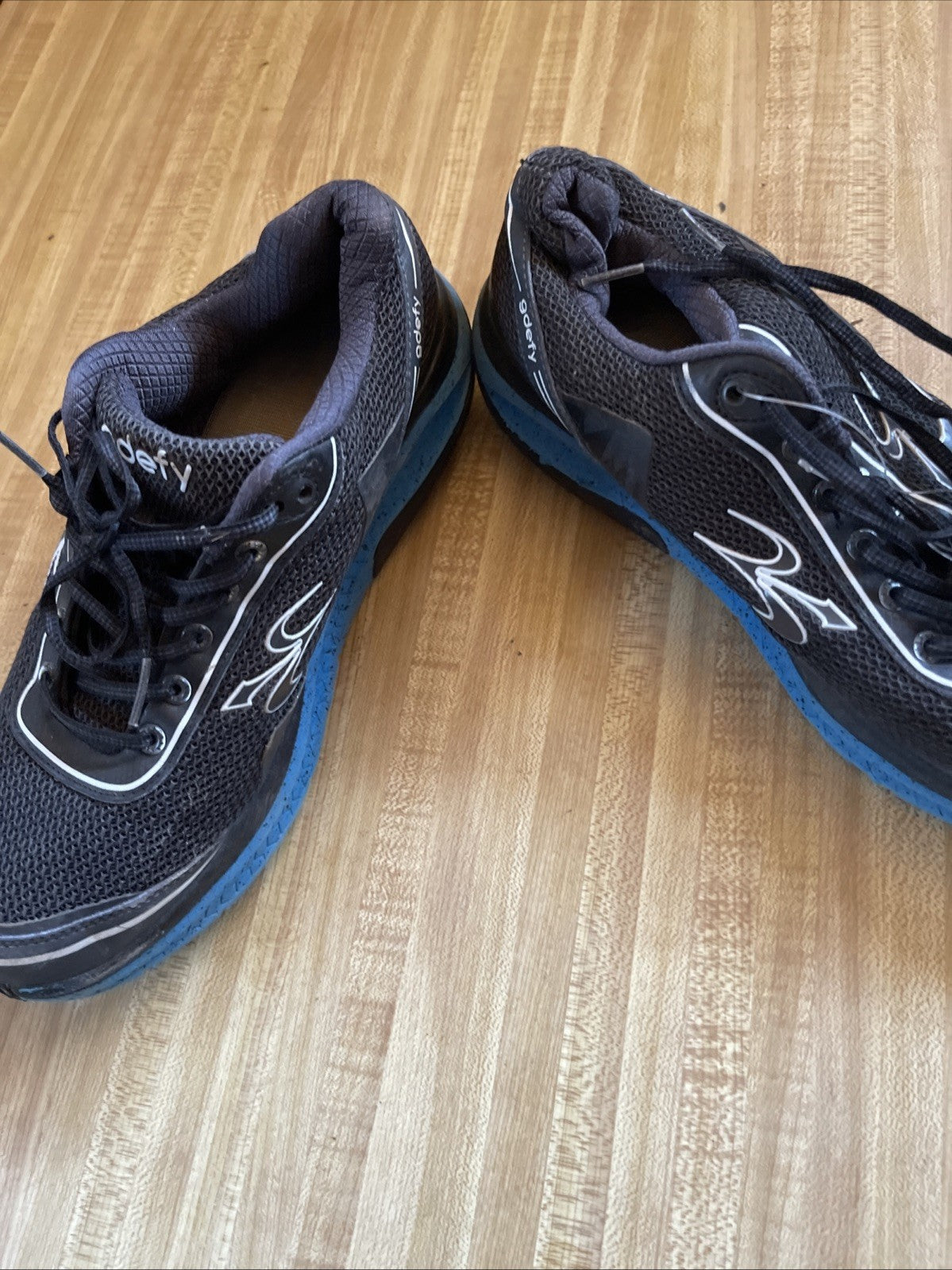 gdefy shoes mens 10