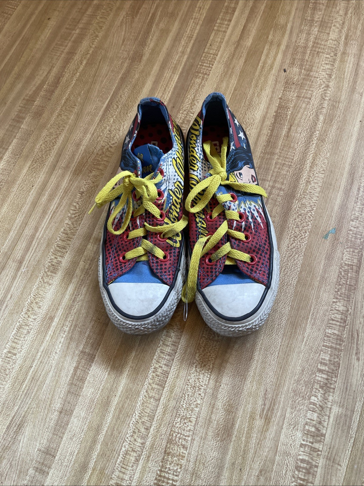 Converse Wonder Woman Sneakers Women’s 6