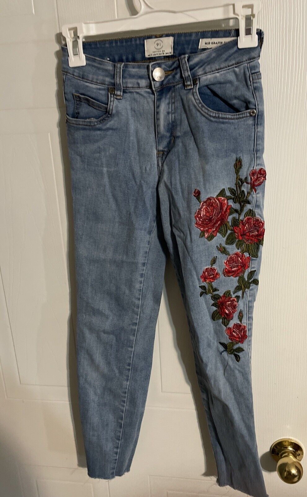 Cotton On Mid Grazer Skinny Jeans Women's Size 4 Blue Raw Hem Embroidered Floral
