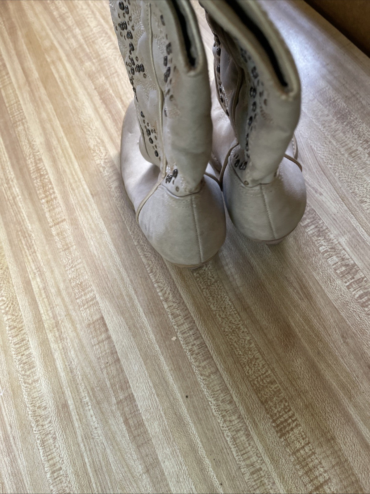 very volatile cowboy boots 6.5