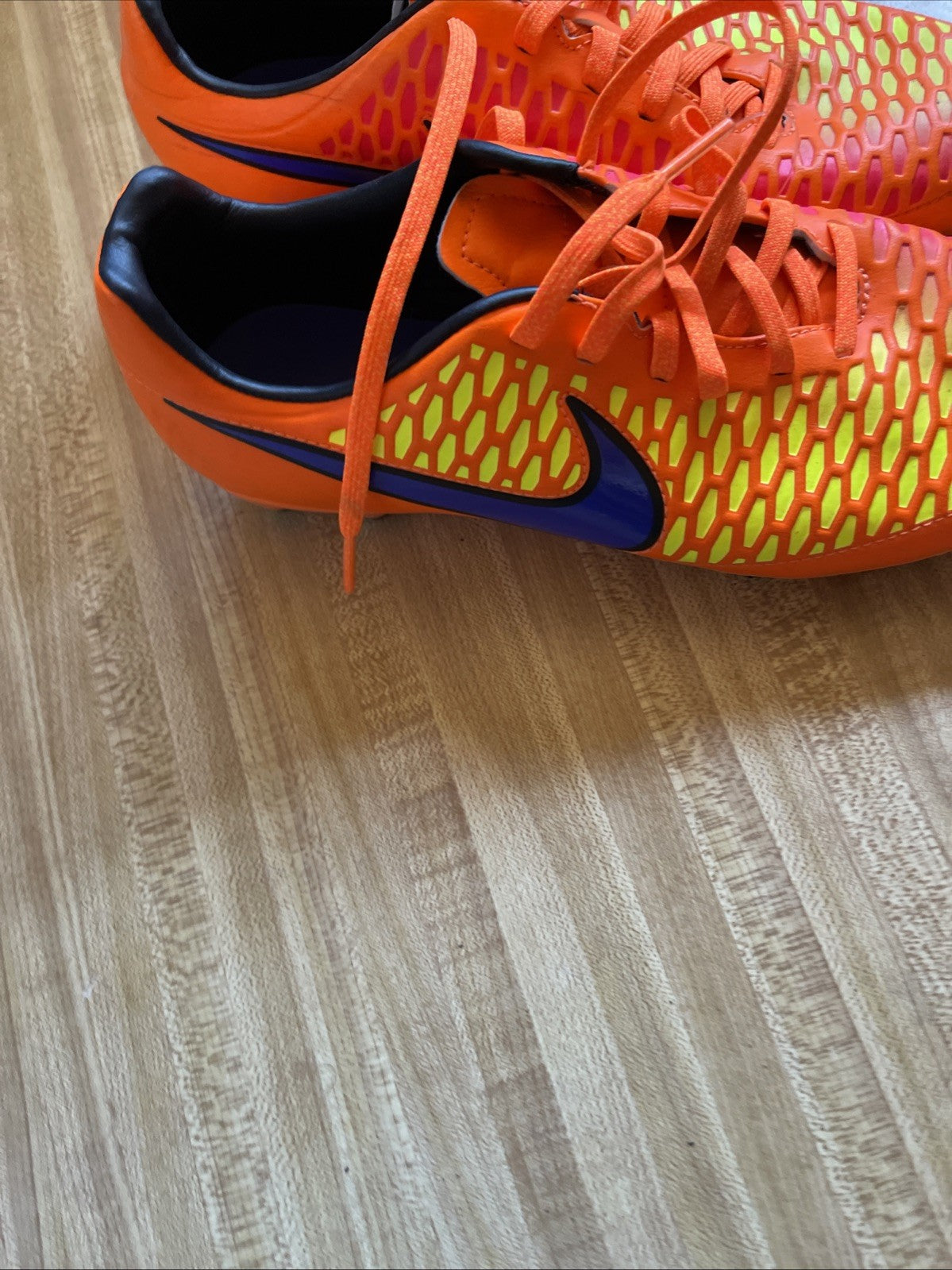 nike magista soccer cleats 8.5