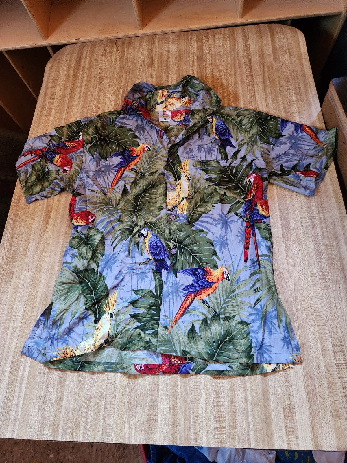 rima hawaiian shirt Small 