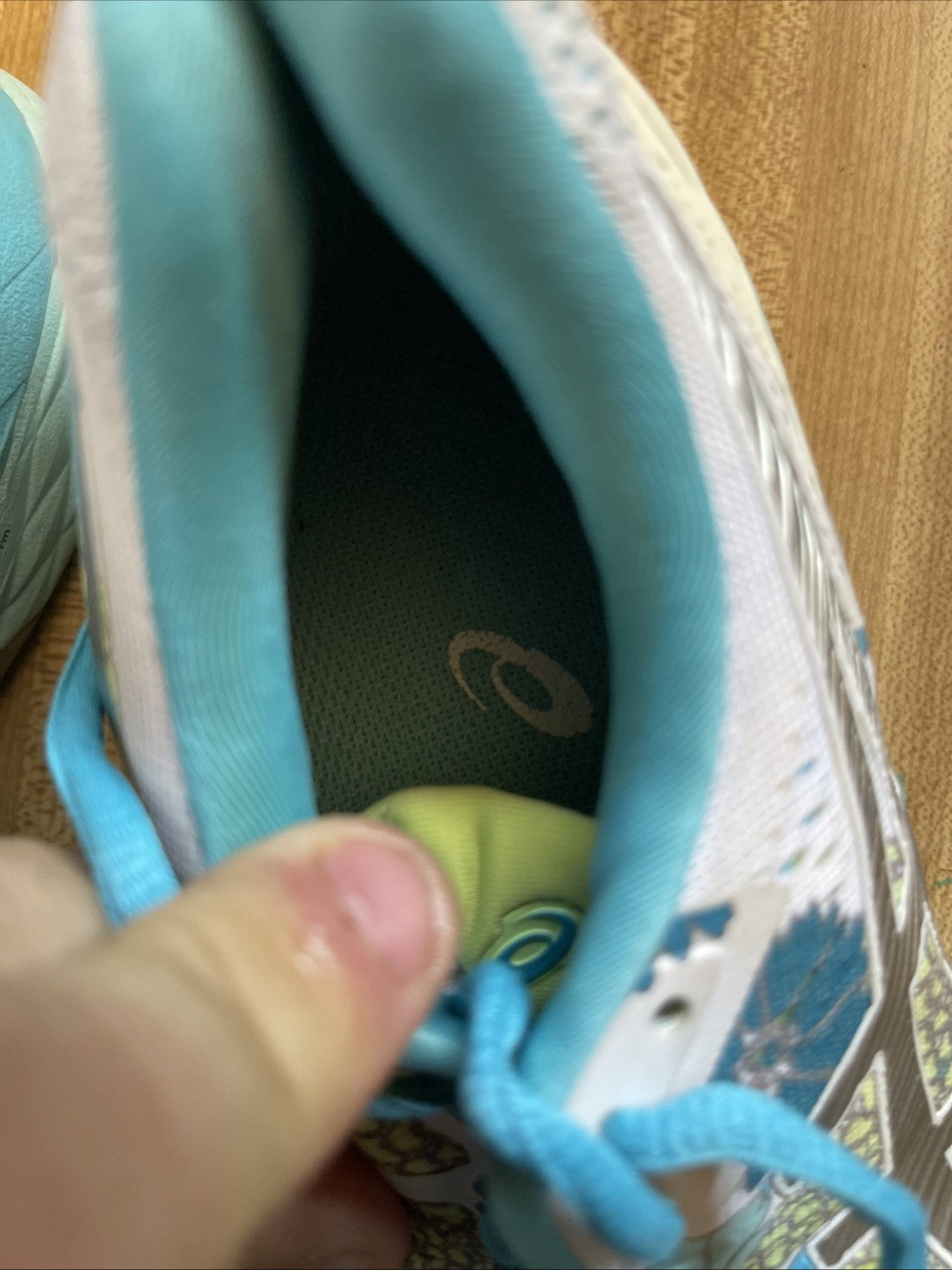 ASICS Gel Kayano Size 7