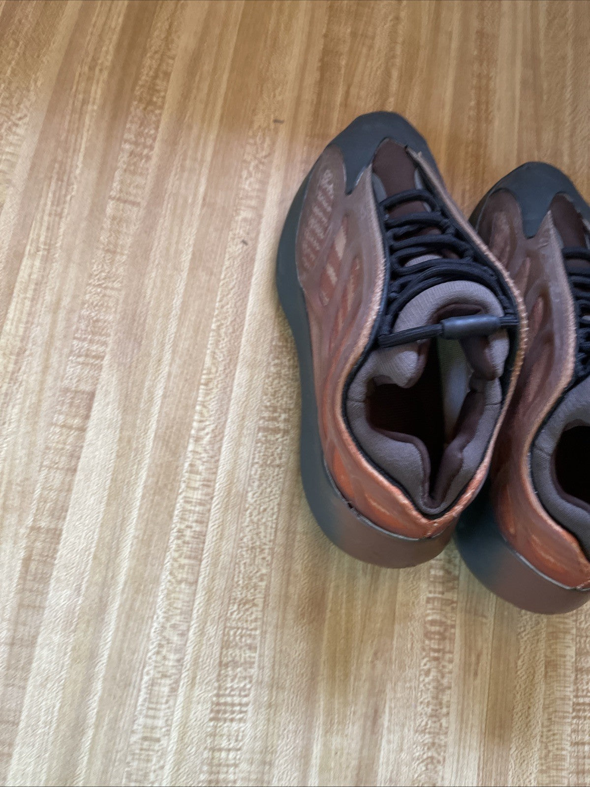 Yeezy 700 V3 Size 7.5