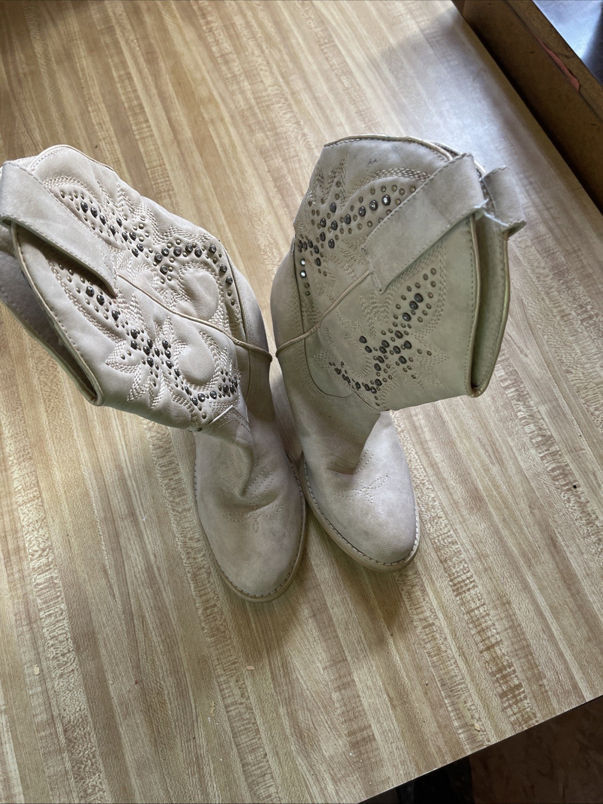 very volatile cowboy boots 6.5