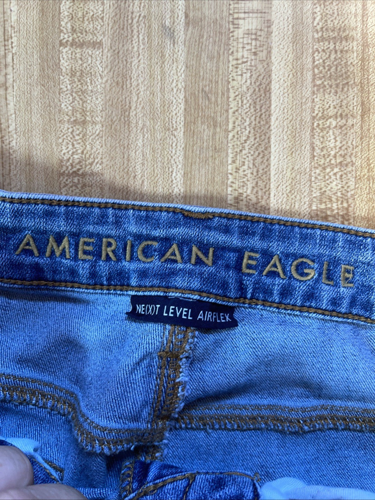 american eagle original straight jeans 30/32 Tag Says 30/34 But Measure 30/32