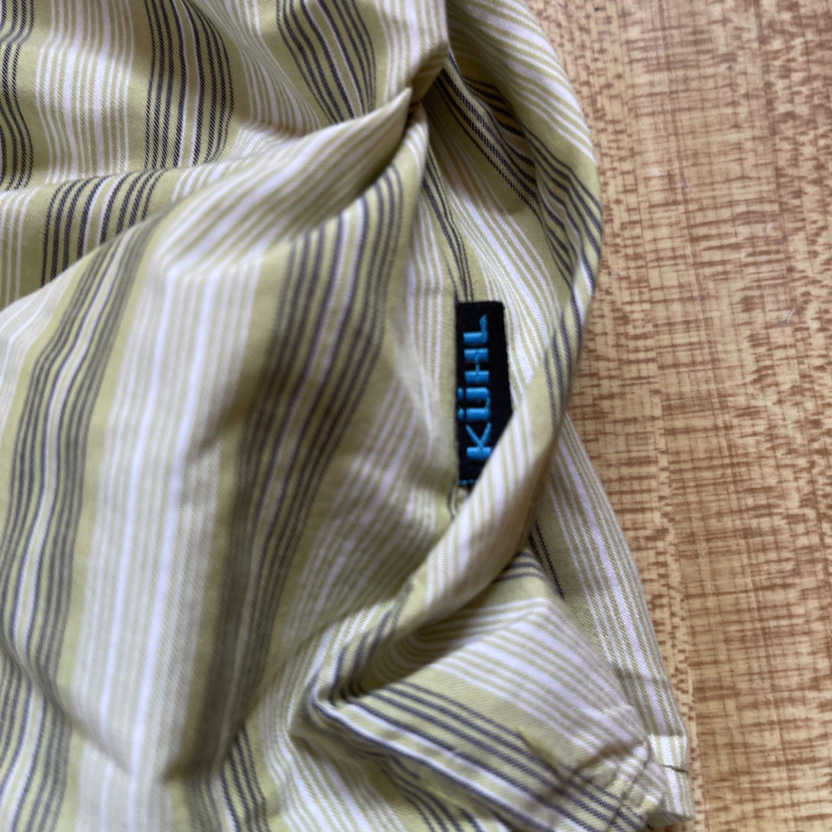 kuhl born in the mountains shirt Large 