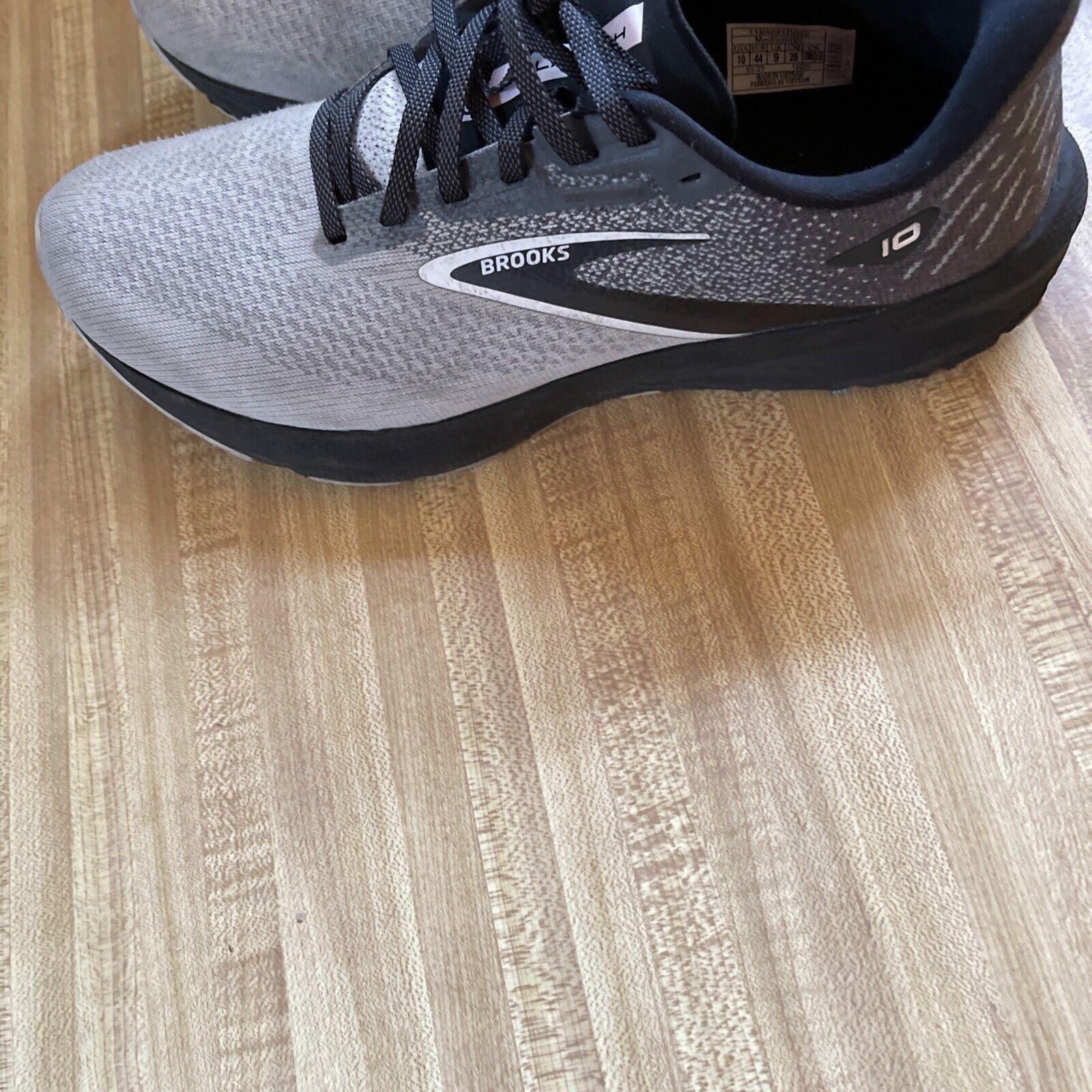 Brooks Launch 10 Size 10