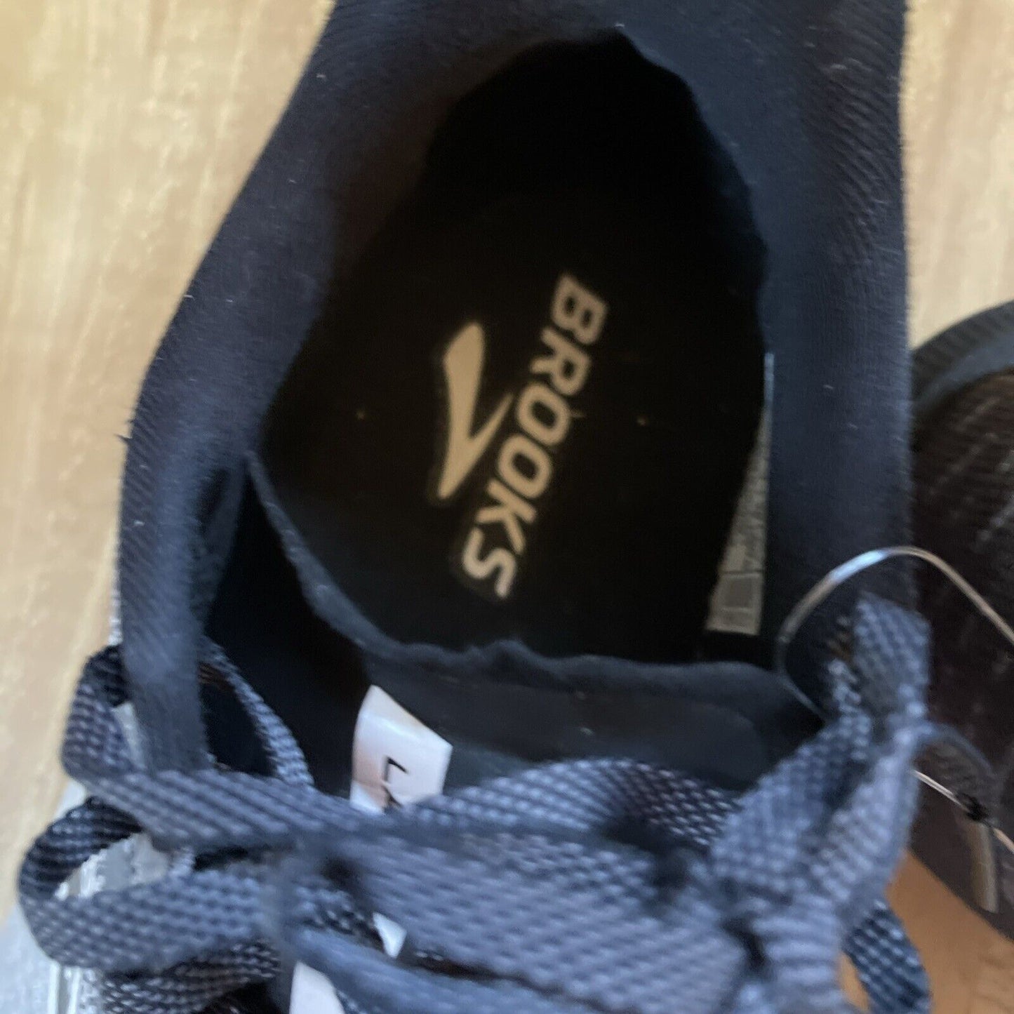 Brooks Launch 10 Size 10
