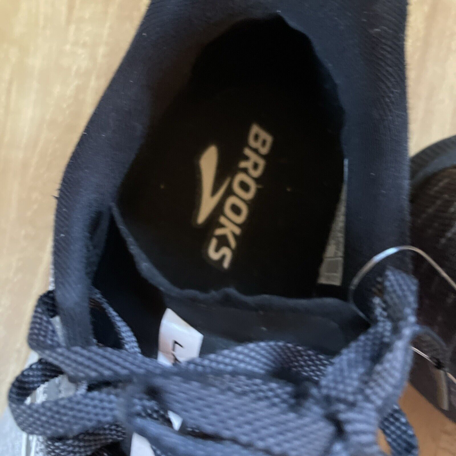 Brooks Launch 10 Size 10