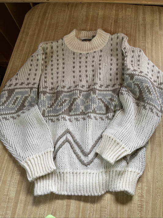 Vintage Saturdays Sweater Medium 