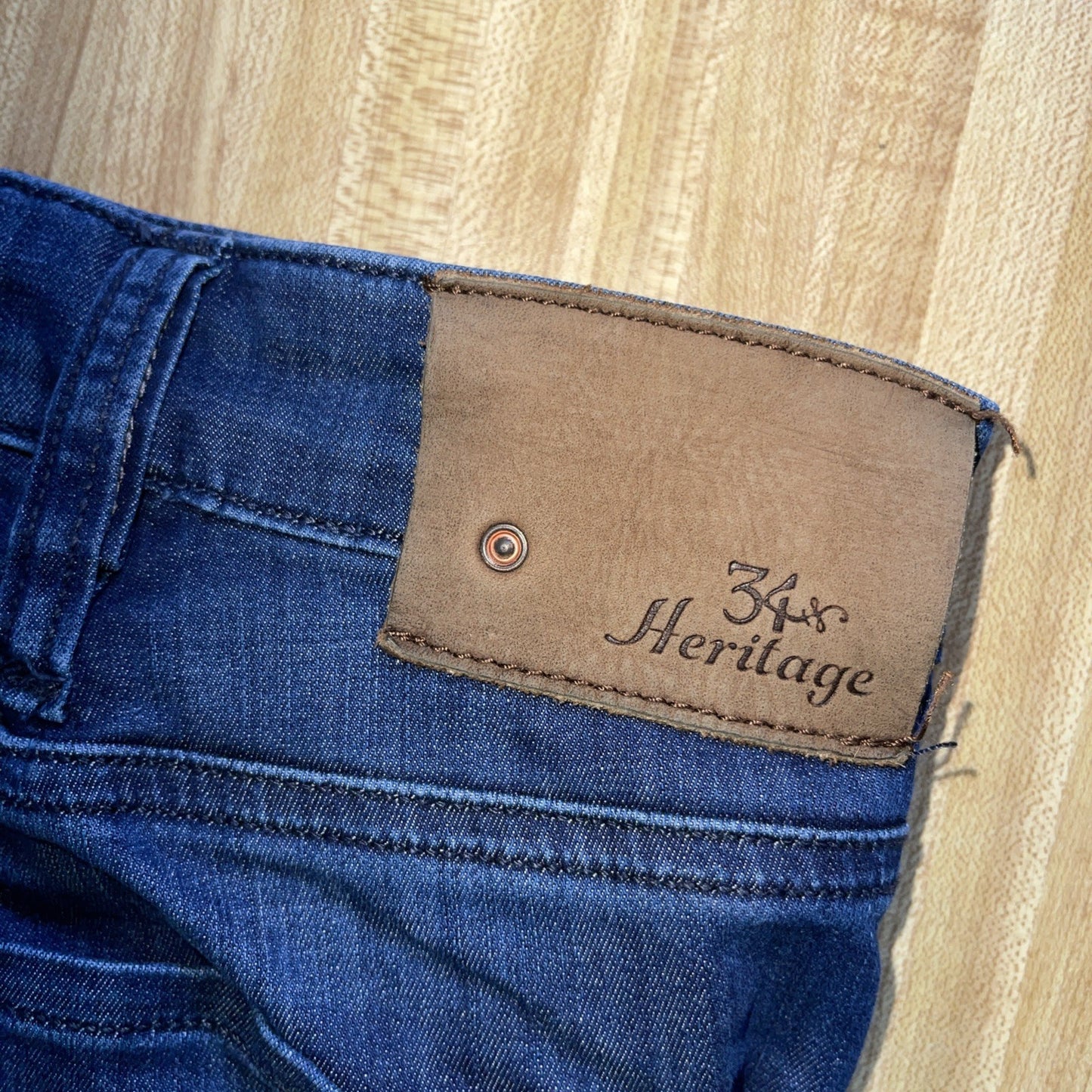 34 Heritage Charisma Jeans 38/34
