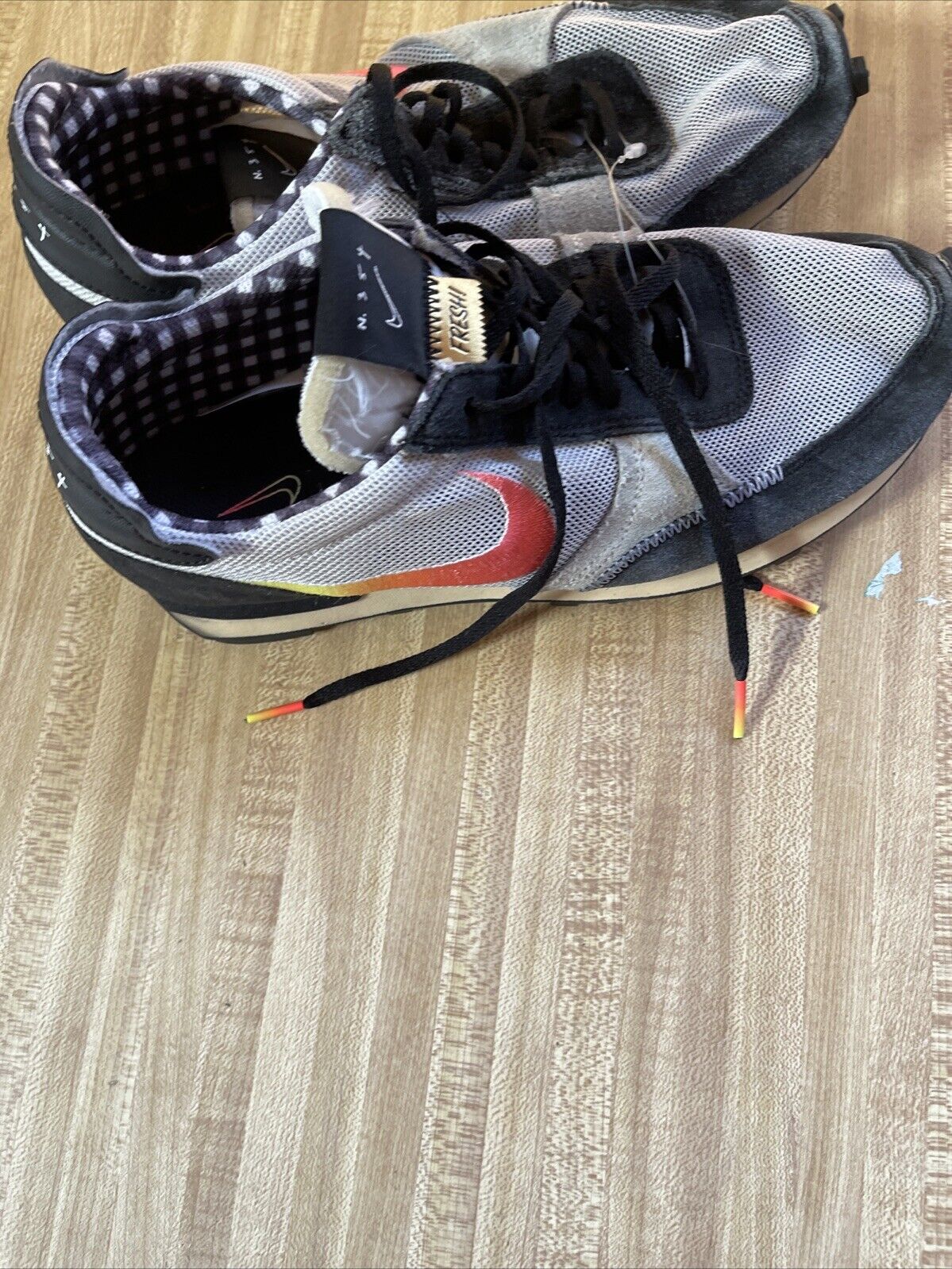 Size 9.5 - Nike Daybreak Type Fresh