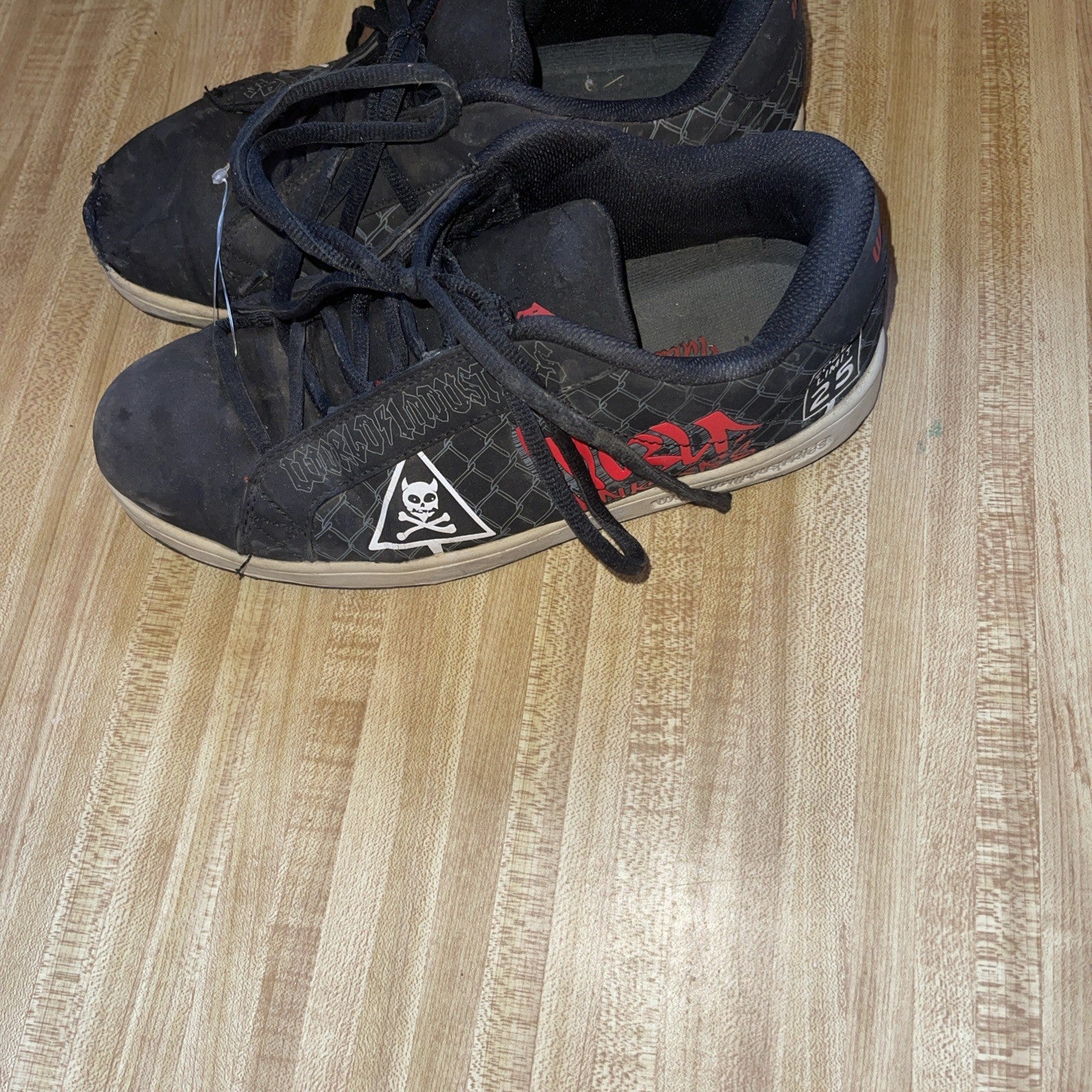 world industries skate shoes 9.5