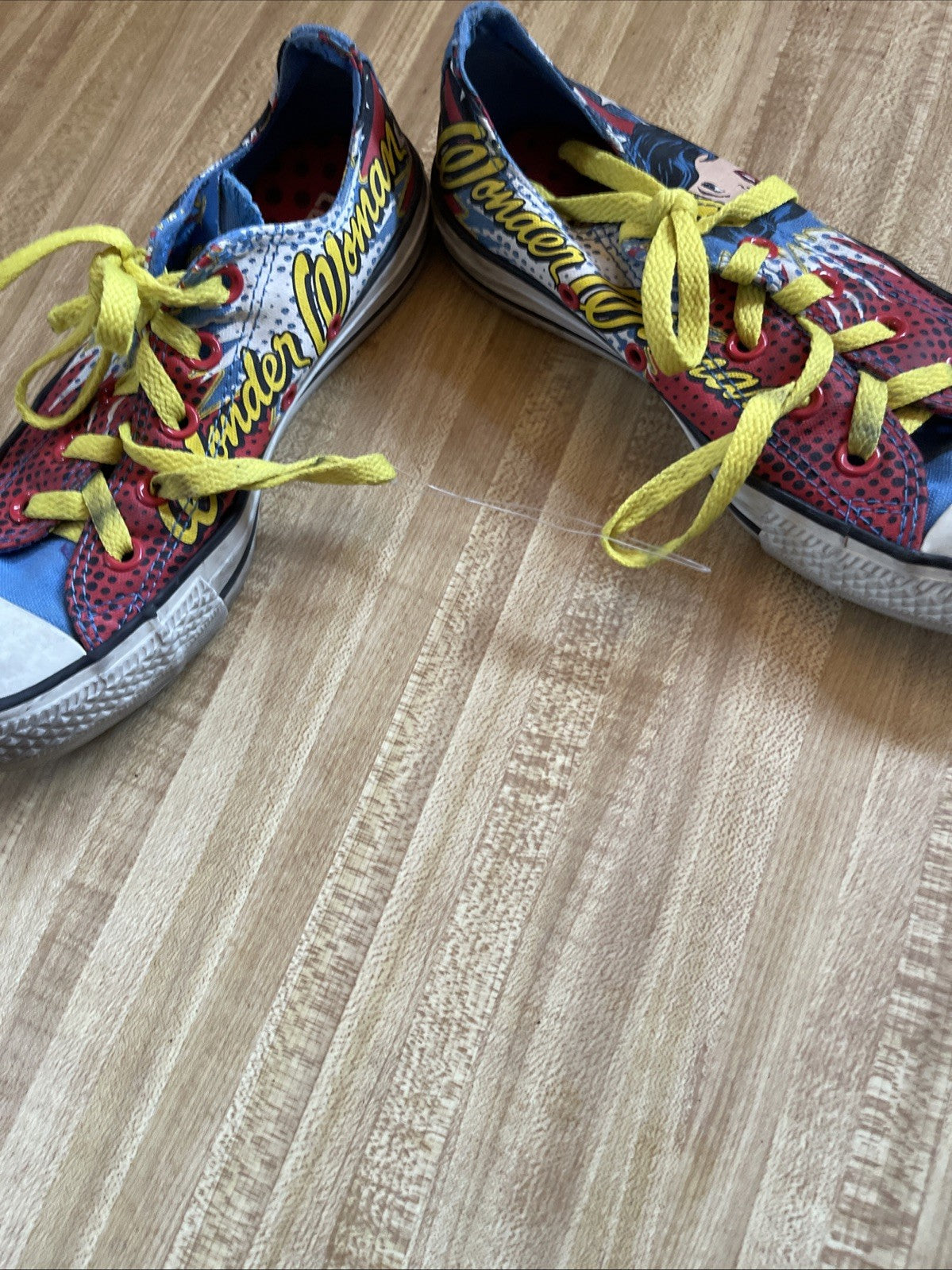 Converse Wonder Woman Sneakers Women’s 6