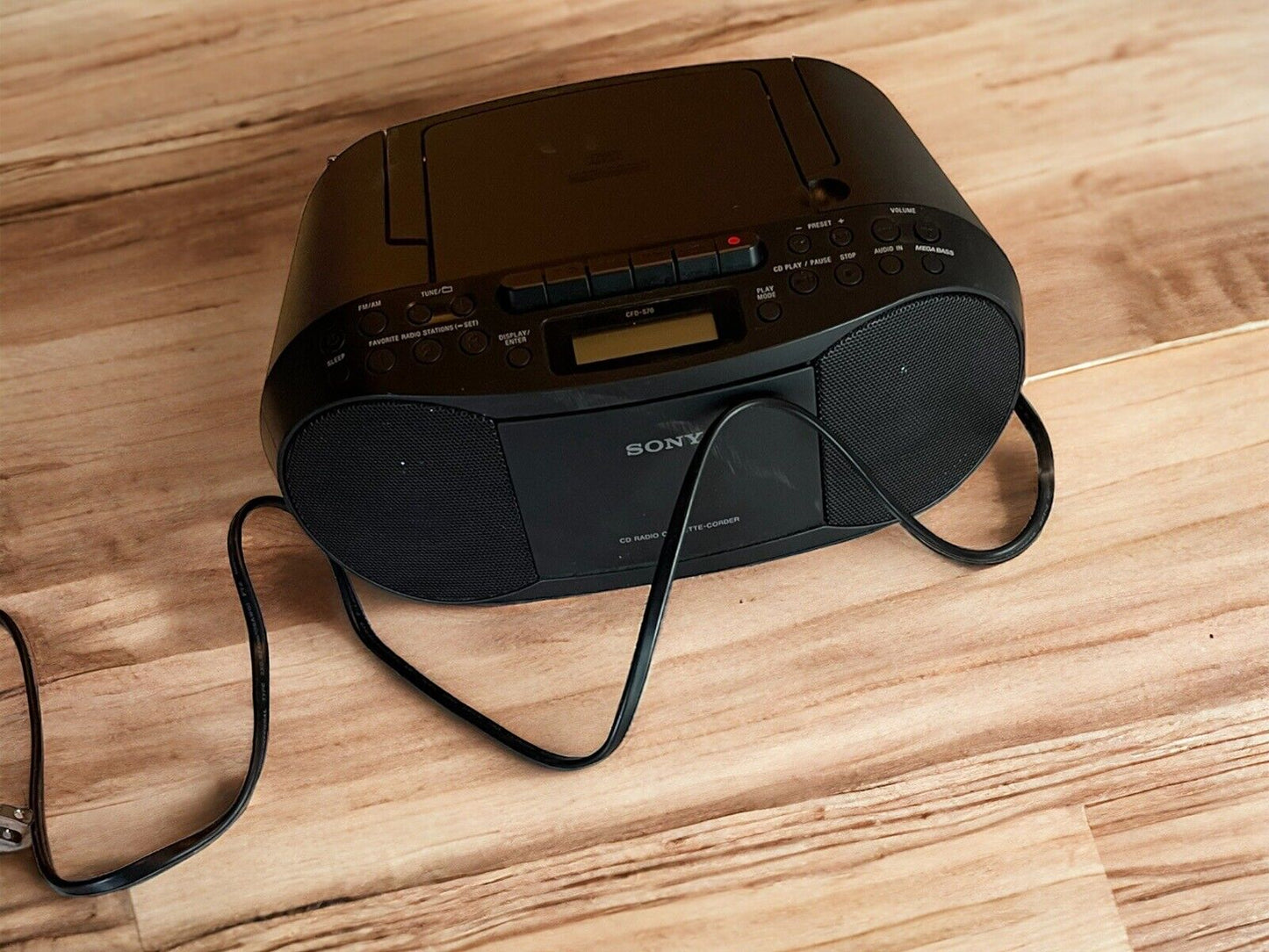 Sony AM/FM Radio Cassette Recorder CD Player Portable Stereo Boombox CFD-S70