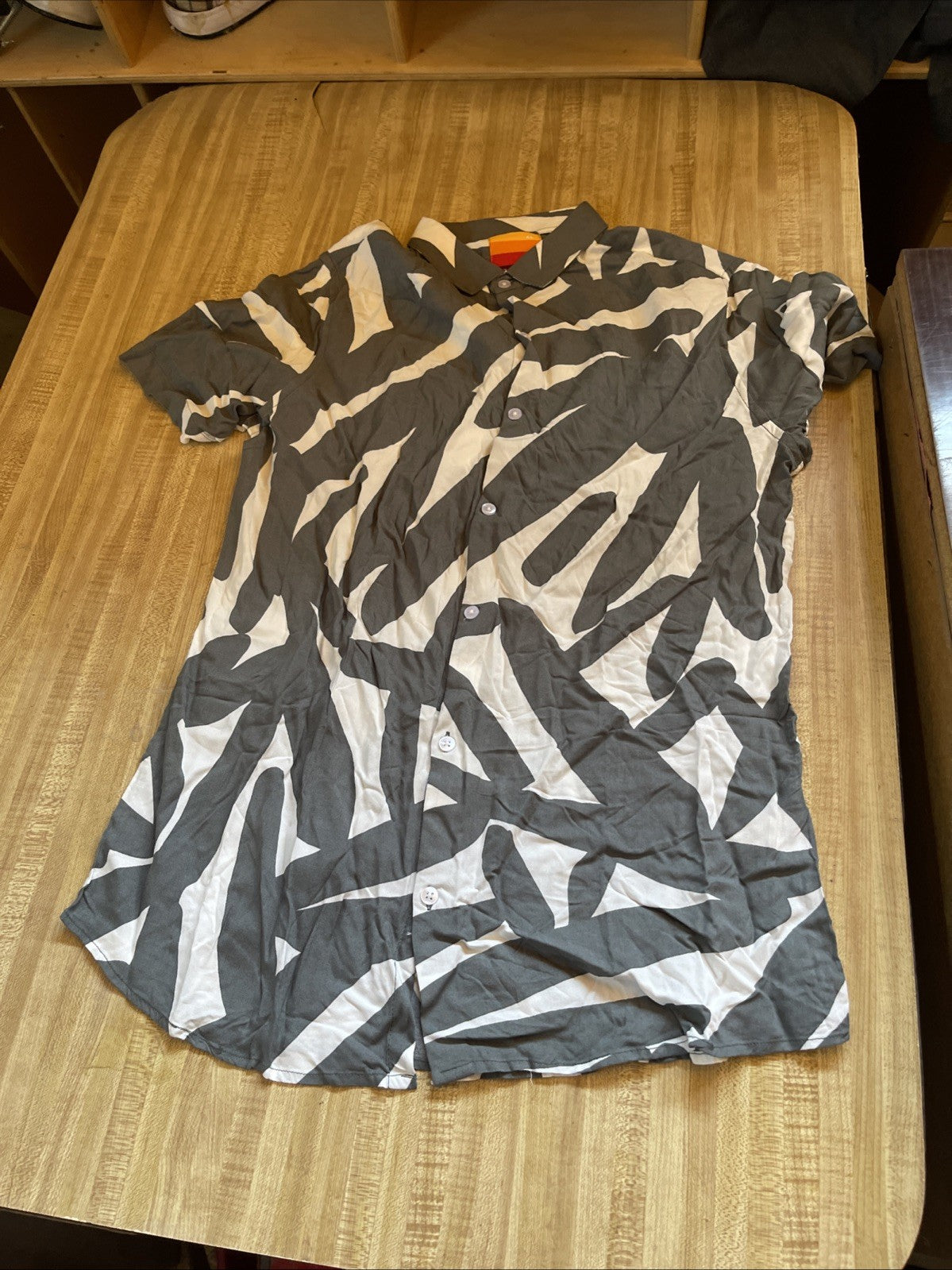 7 Shores Button Up XL