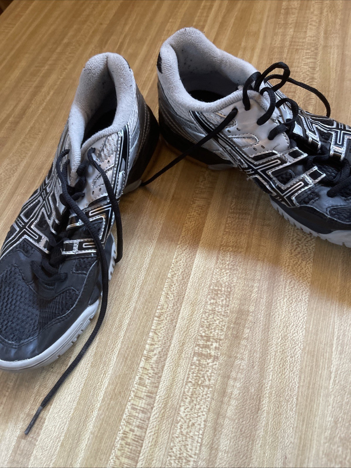 ASICS Gel Rocket Size 9