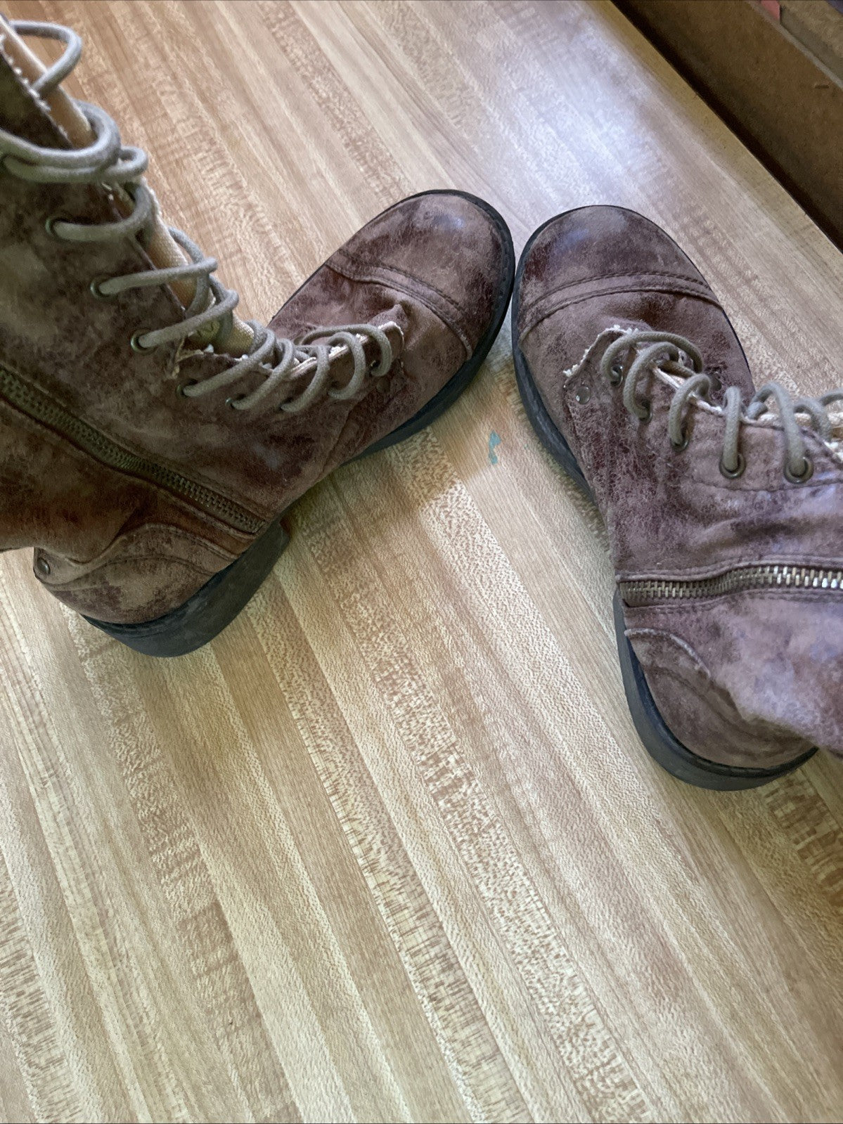 Roxy Side Zip Lace Up Boots 7.5