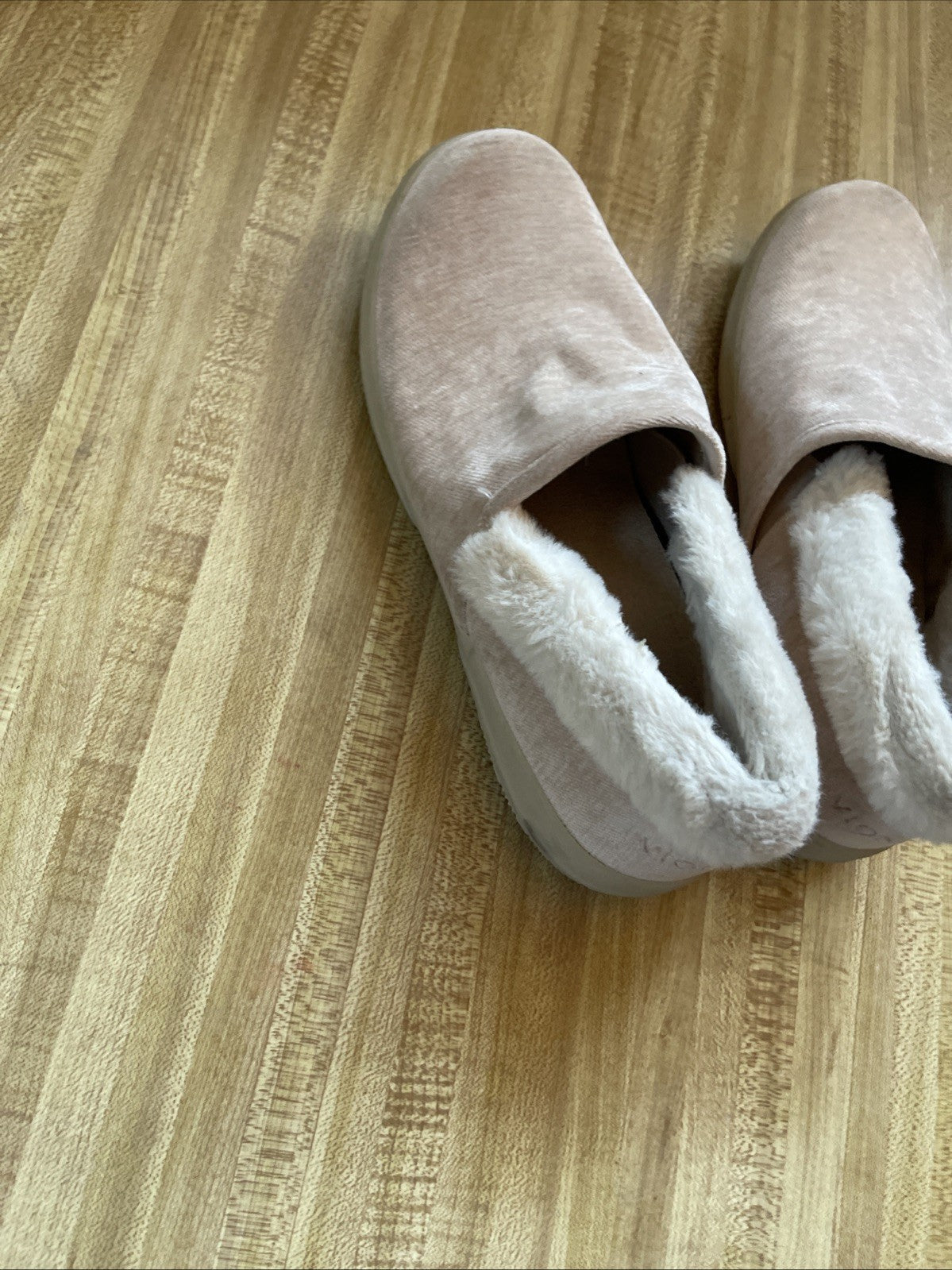 Vionic Slippers 8