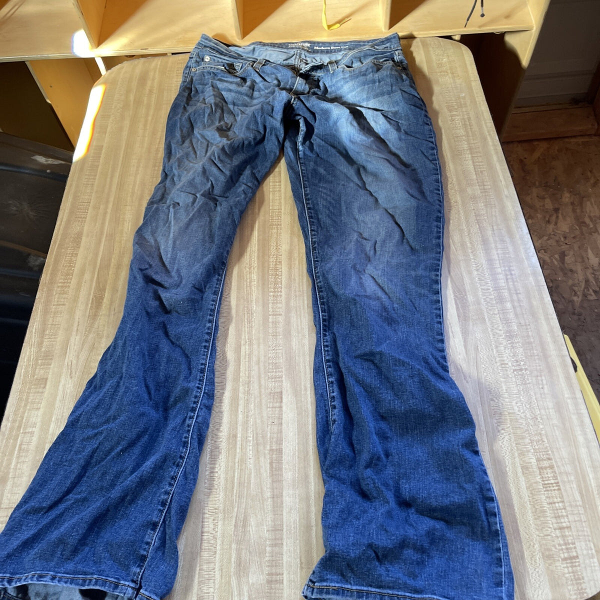 Levi’s Modern Bootcut Jeans 14