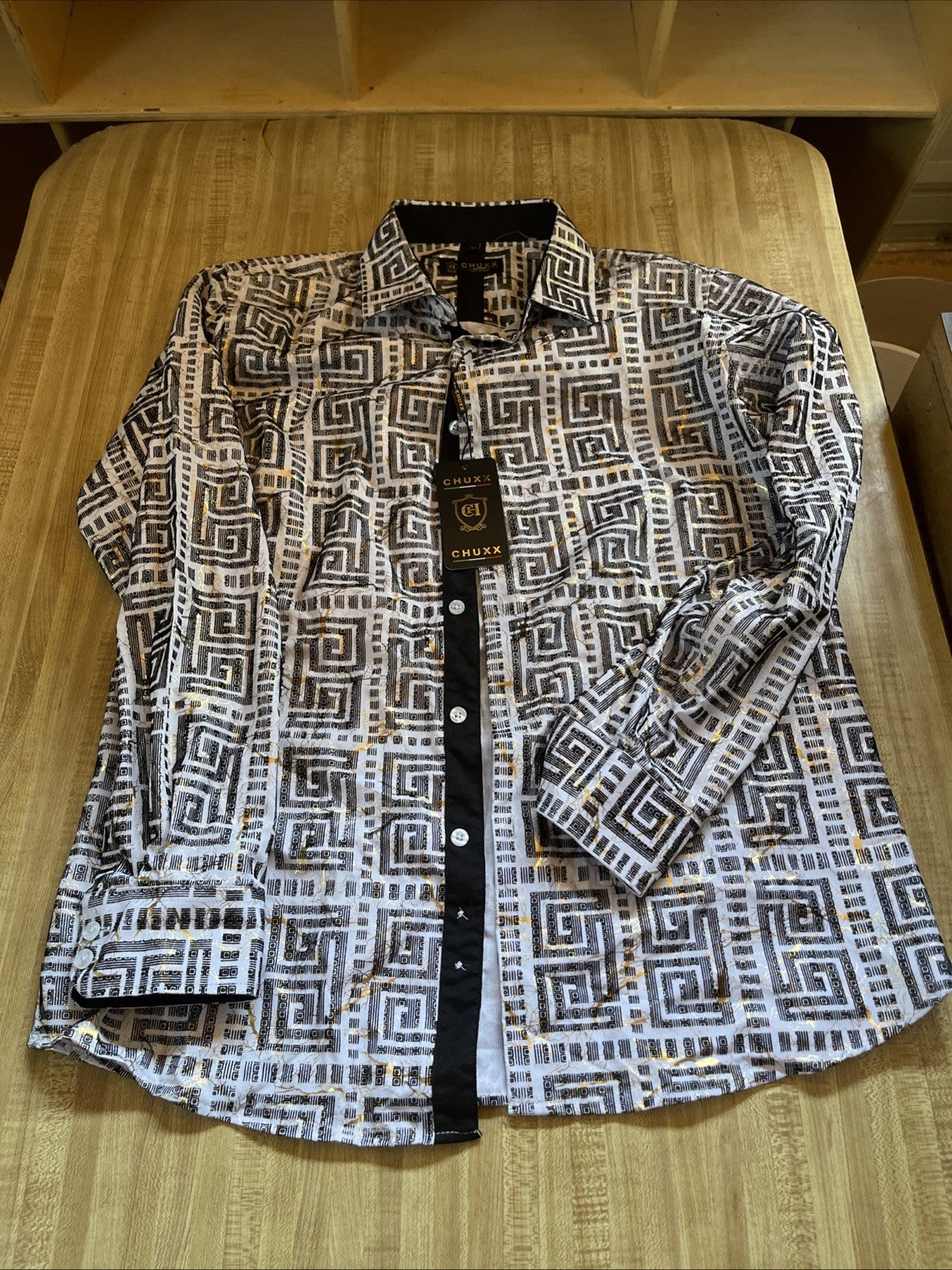 Chuxx Shirt Medium NWT