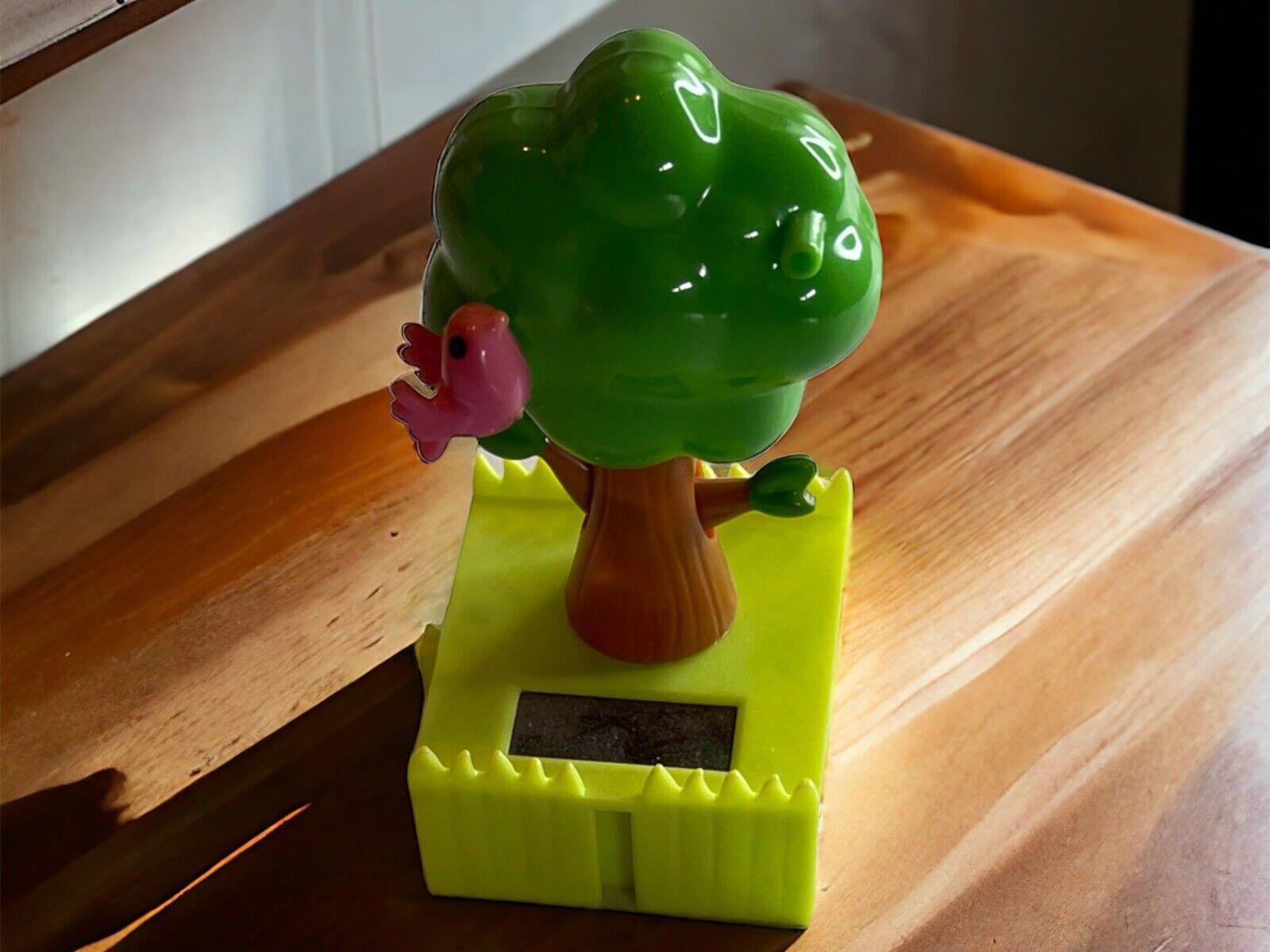 Solar Powered Dancing Tree