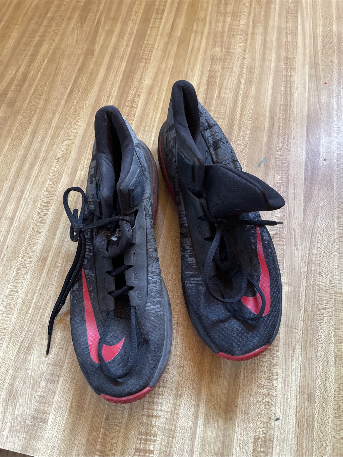 Nike Air Max Infuriate Sneakers 10.5