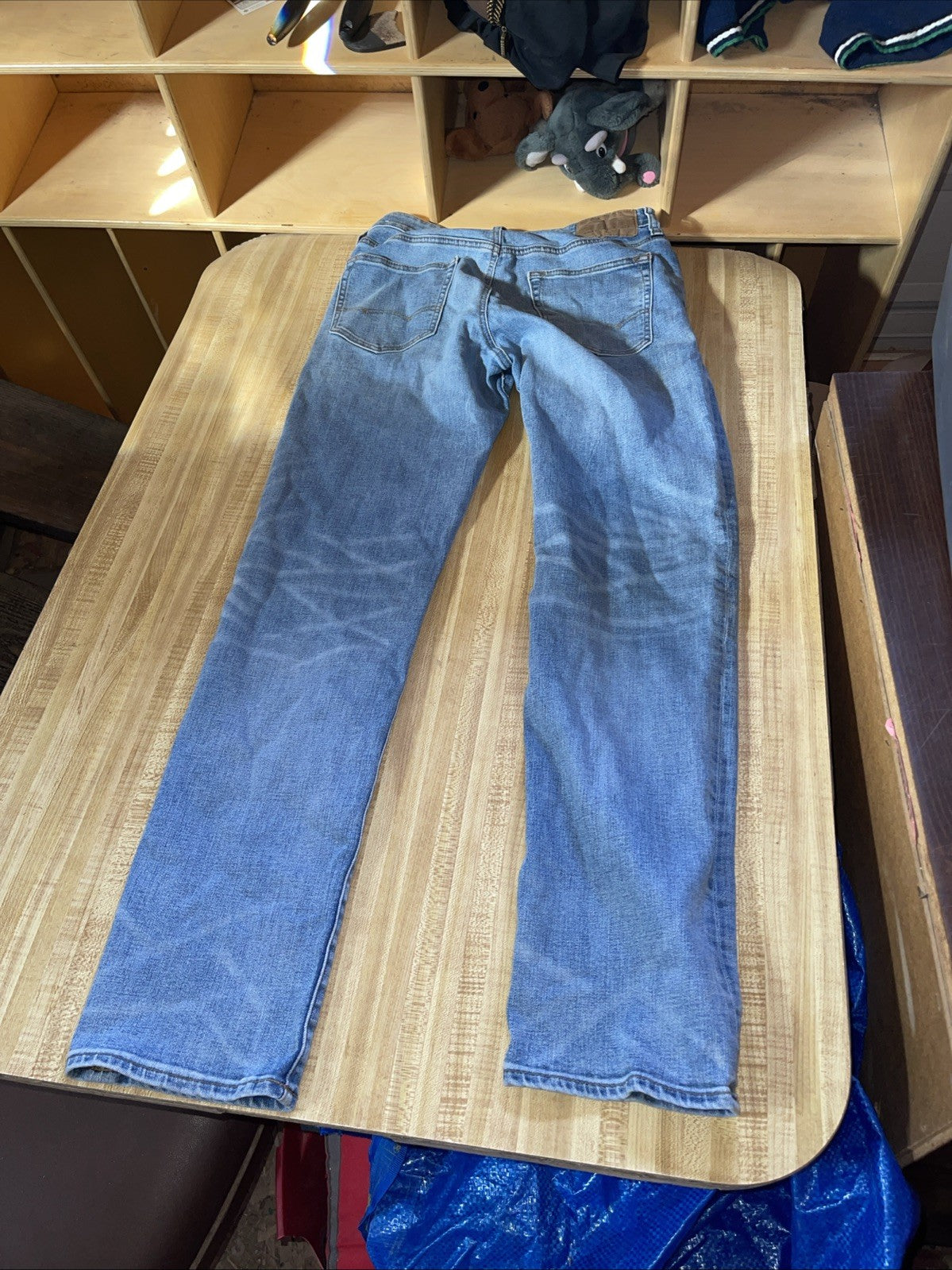 american eagle original straight jeans 30/32 Tag Says 30/34 But Measure 30/32
