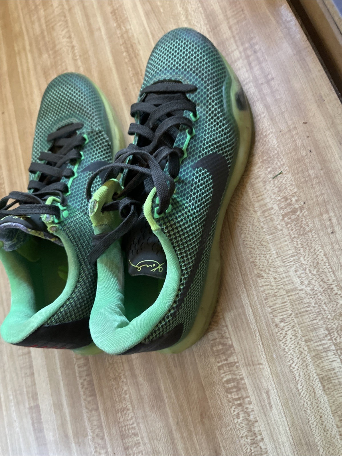 Size 8.5 - Nike Kobe 10 Vino See Photos For Issues