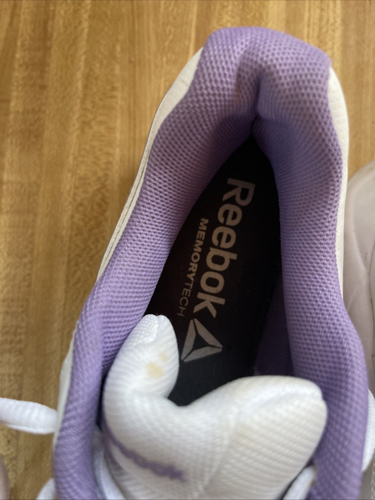 Reebok Memorytech Size 7.5 