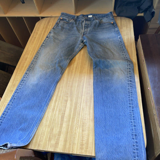 Vintage Levi’s 501XX Tag Says 38/38 But They Measure 32/35 Made In Mexico