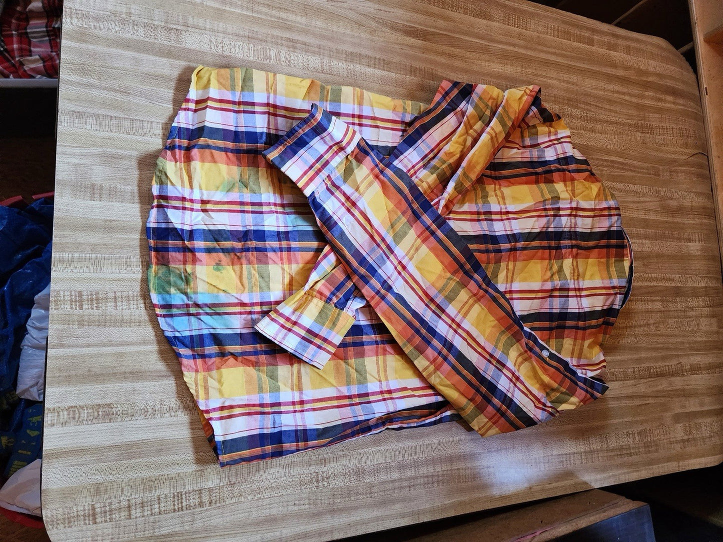 Vohys Button Up Medium NWT