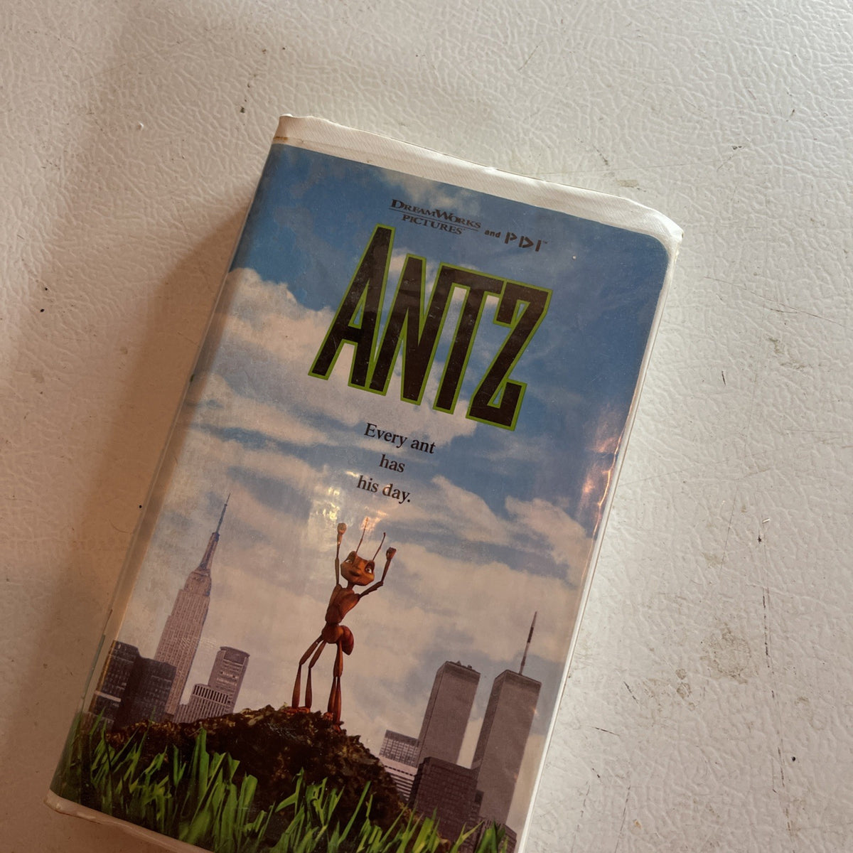 Antz (VHS, 1999, Clamshell)
