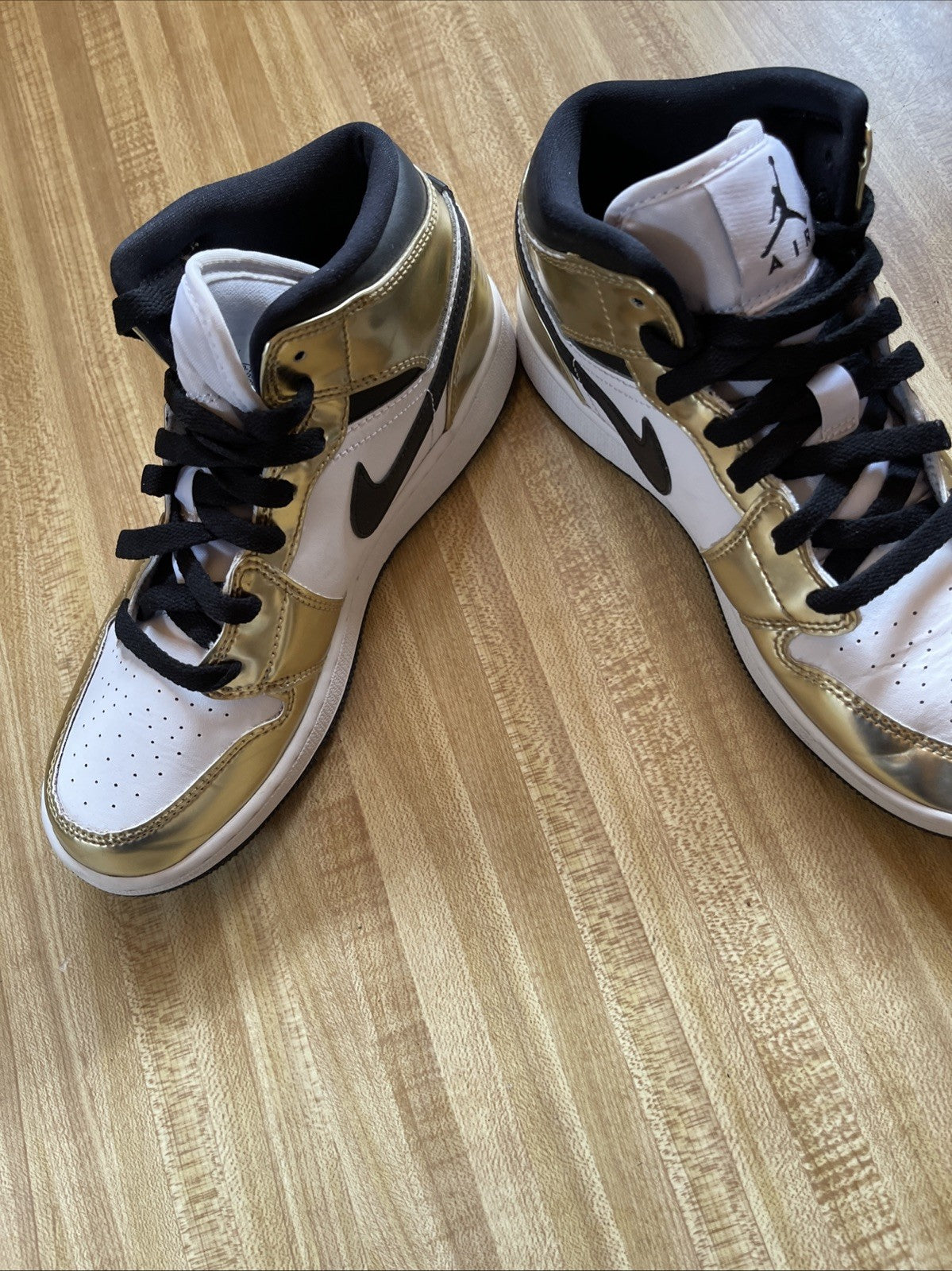 Nike Air Jordan 1 Mid SE GS Metallic Gold 5Y