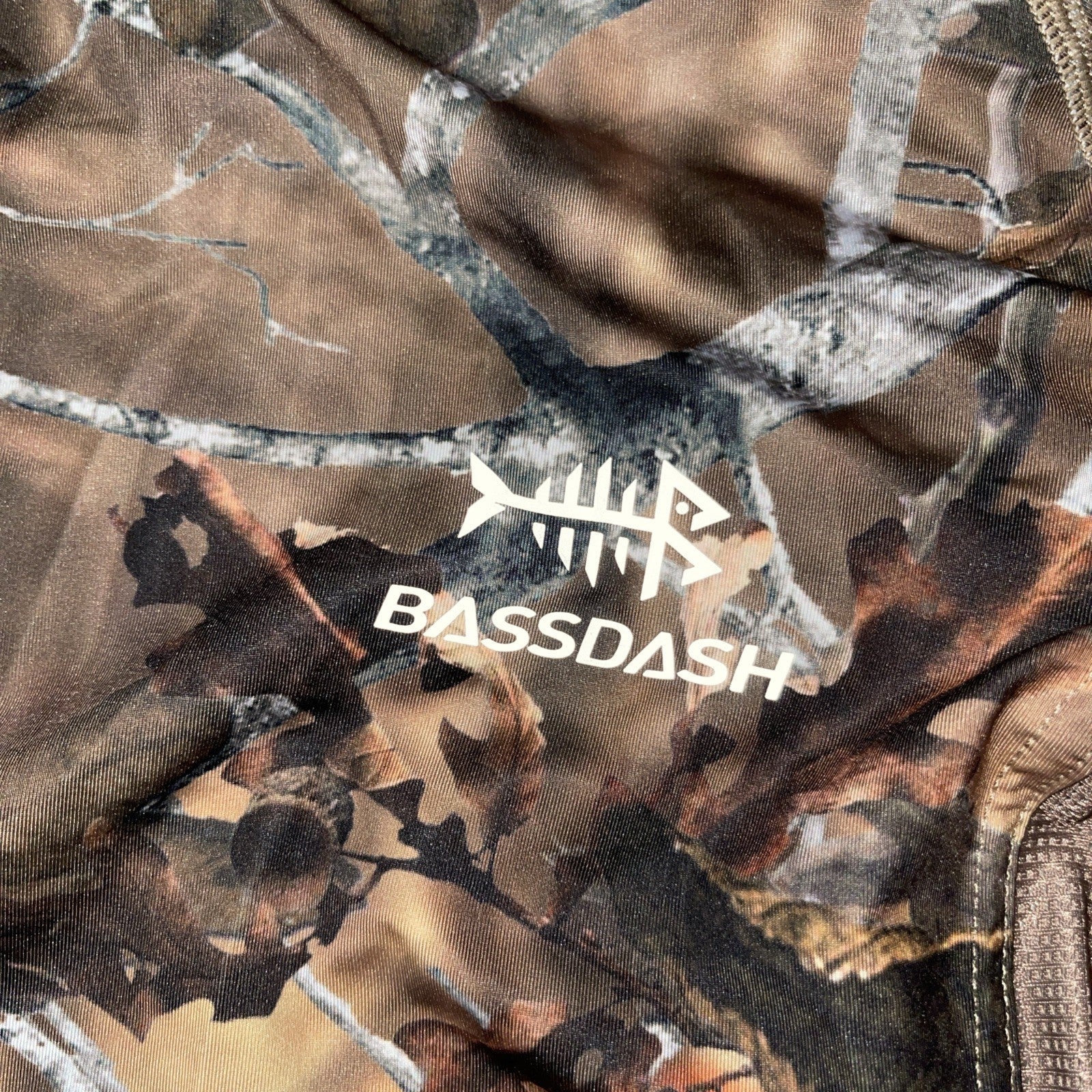 Bassdash Hoodie With Face Mask Large Woodland Camo