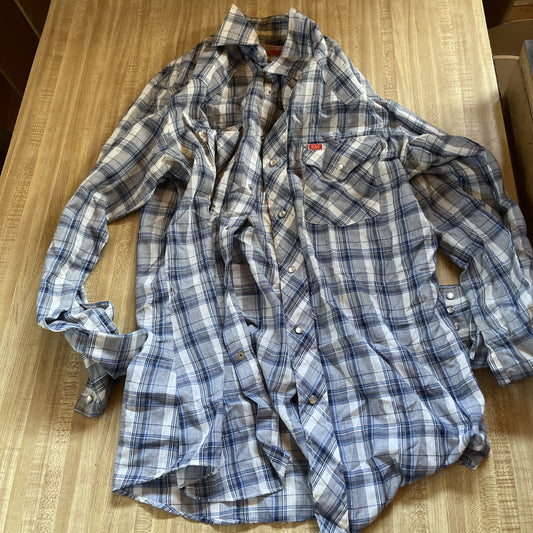 ely plains pearl snap shirt Large 