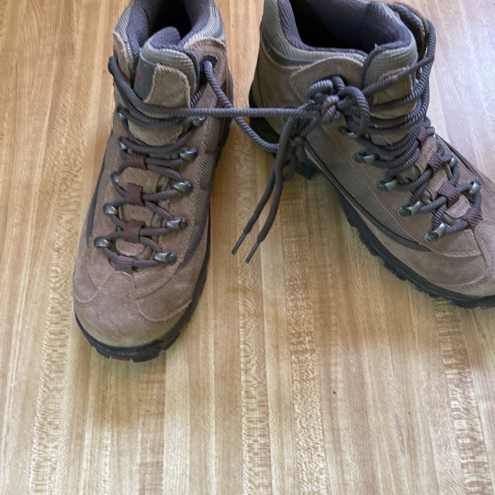 Columbia Hiking Boots 8