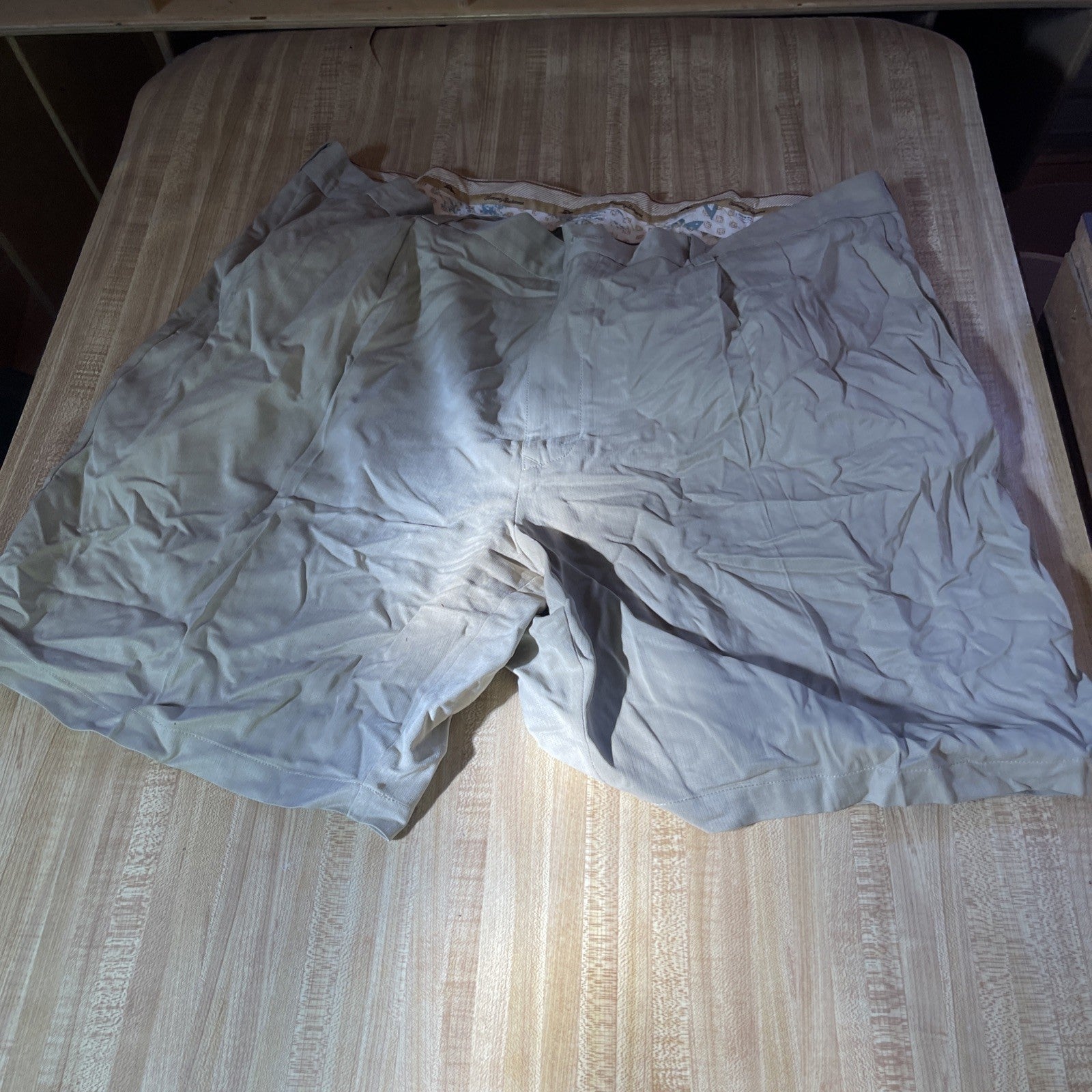 Tommy Bahama Shorts 44