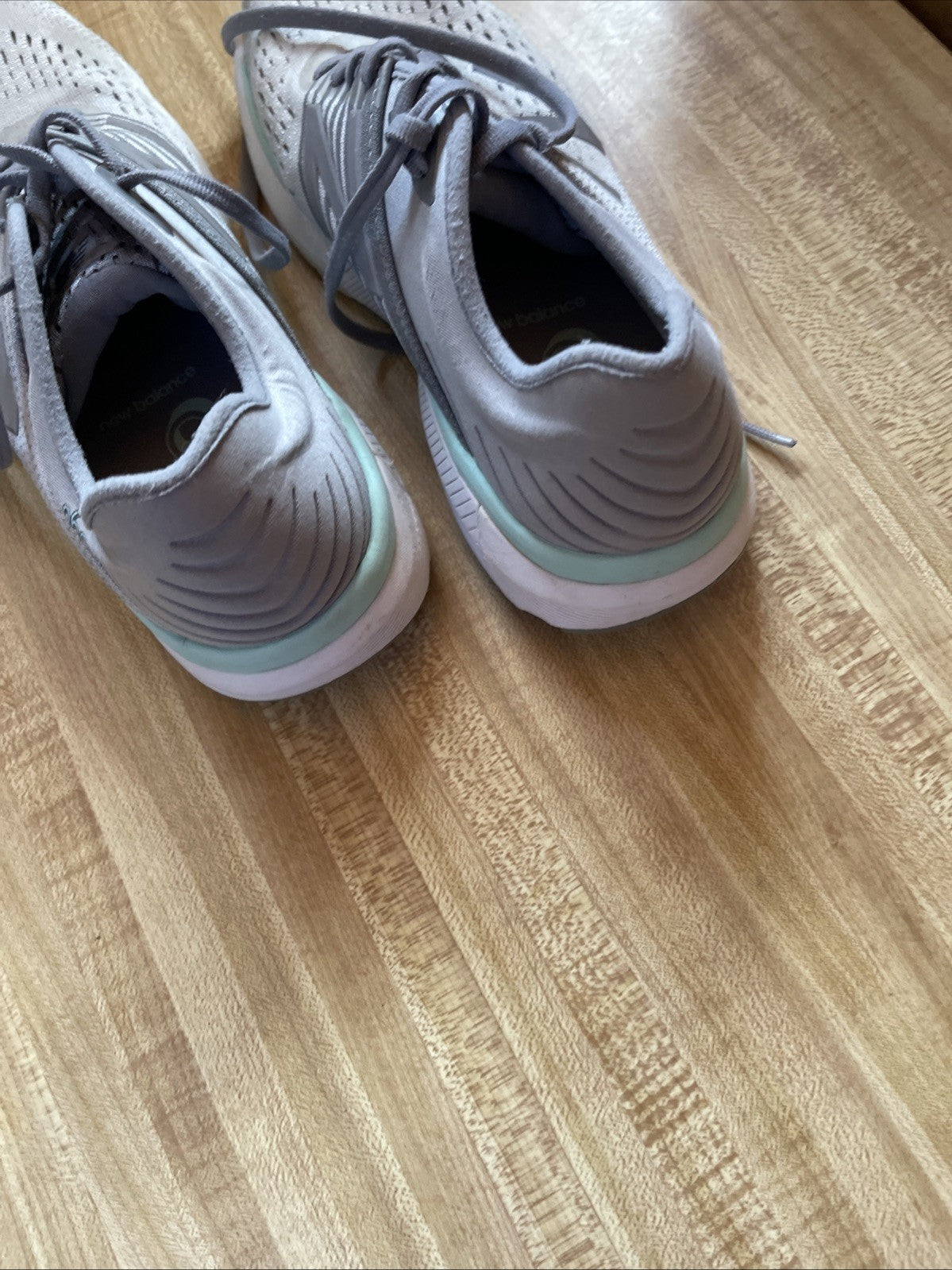 New Balance 860 Size 9