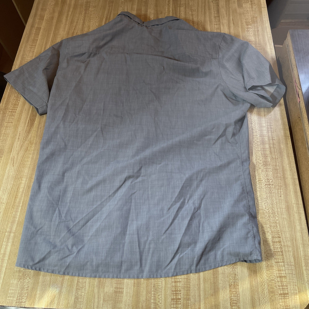 kuhl born in the mountains shirt Large 