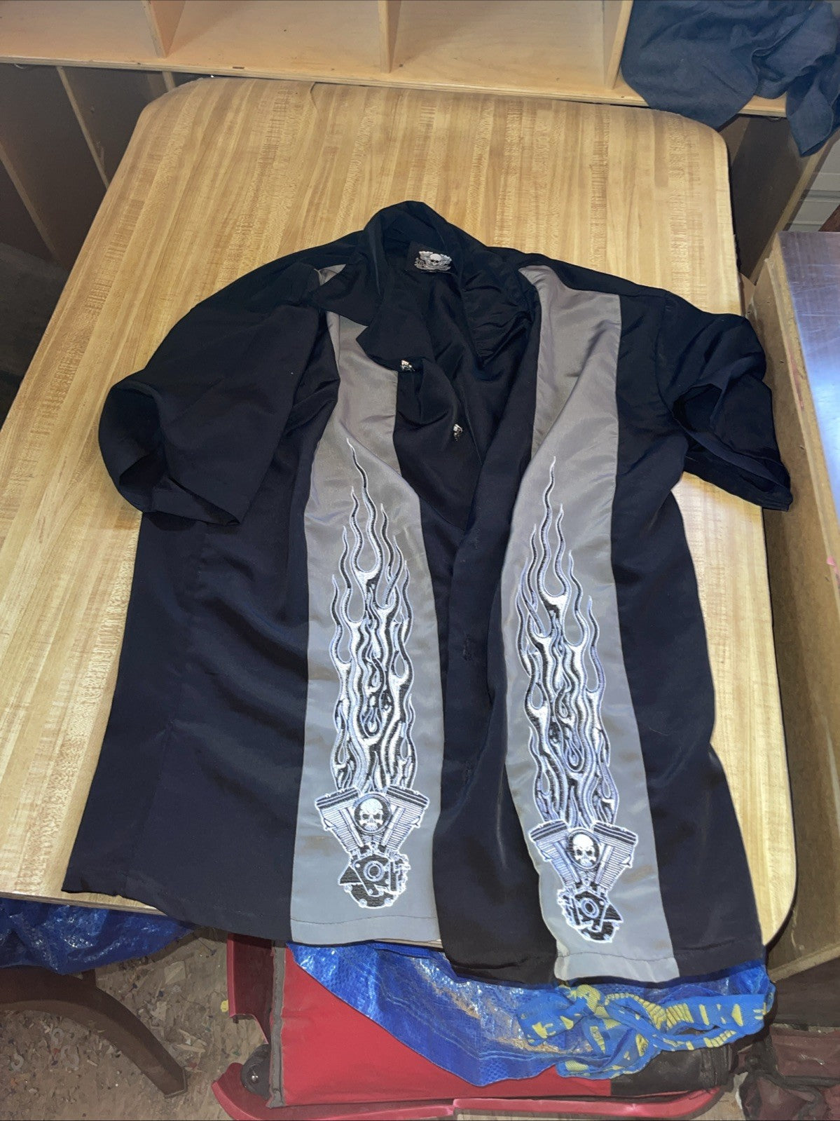 vintage dragonfly button up shirt Large Fancy Buttons