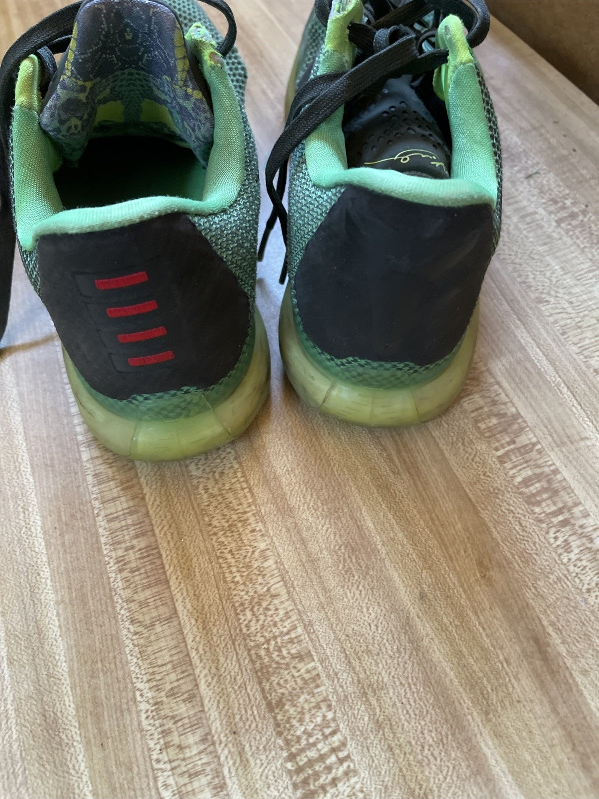 Size 8.5 - Nike Kobe 10 Vino See Photos For Issues