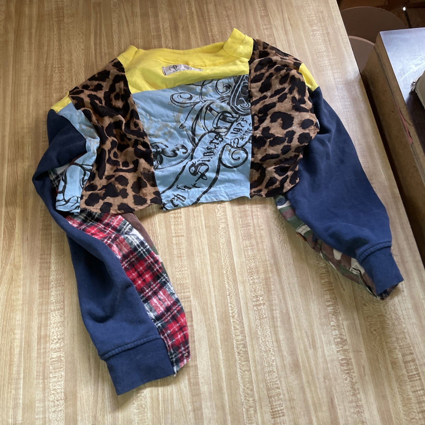 Vintage Upcycled Top On A Screen Stars Best Tag XL