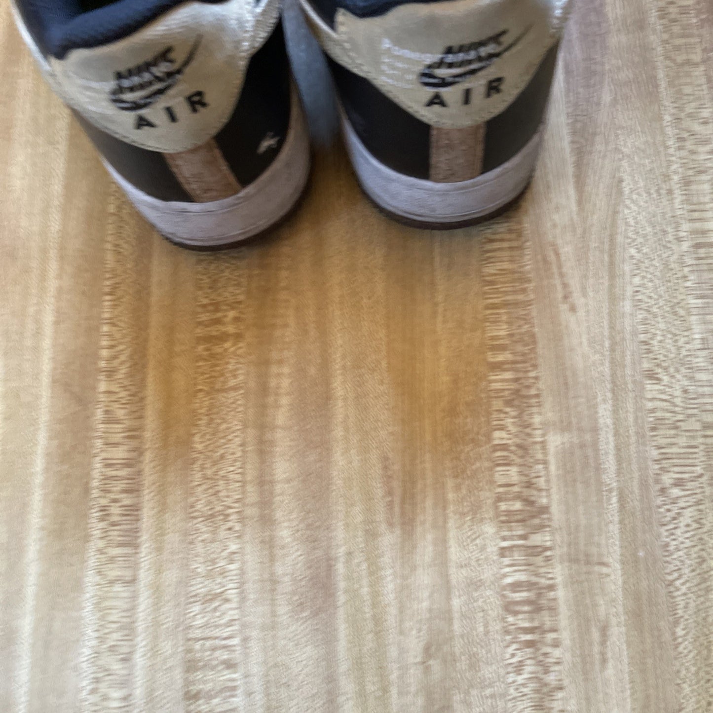Nike Pomegranate Sneakers Size 9