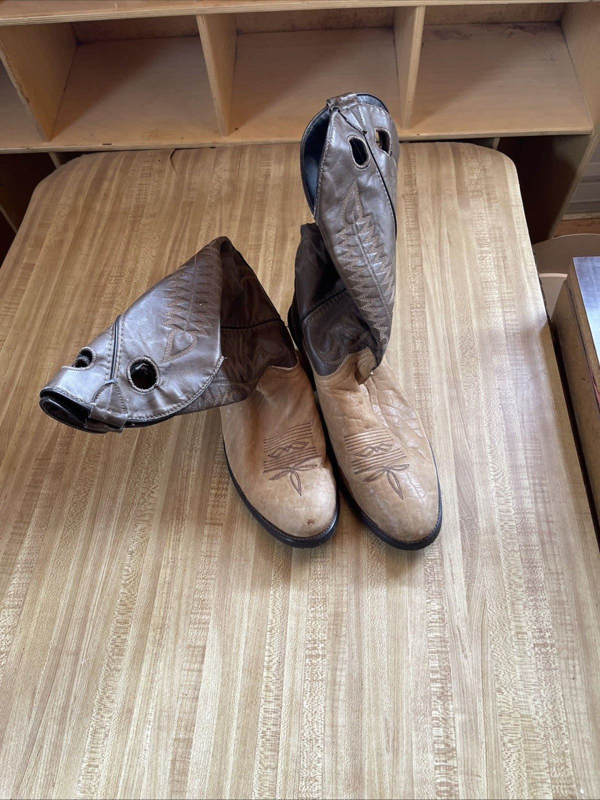 laredo cowboy boots 13 D