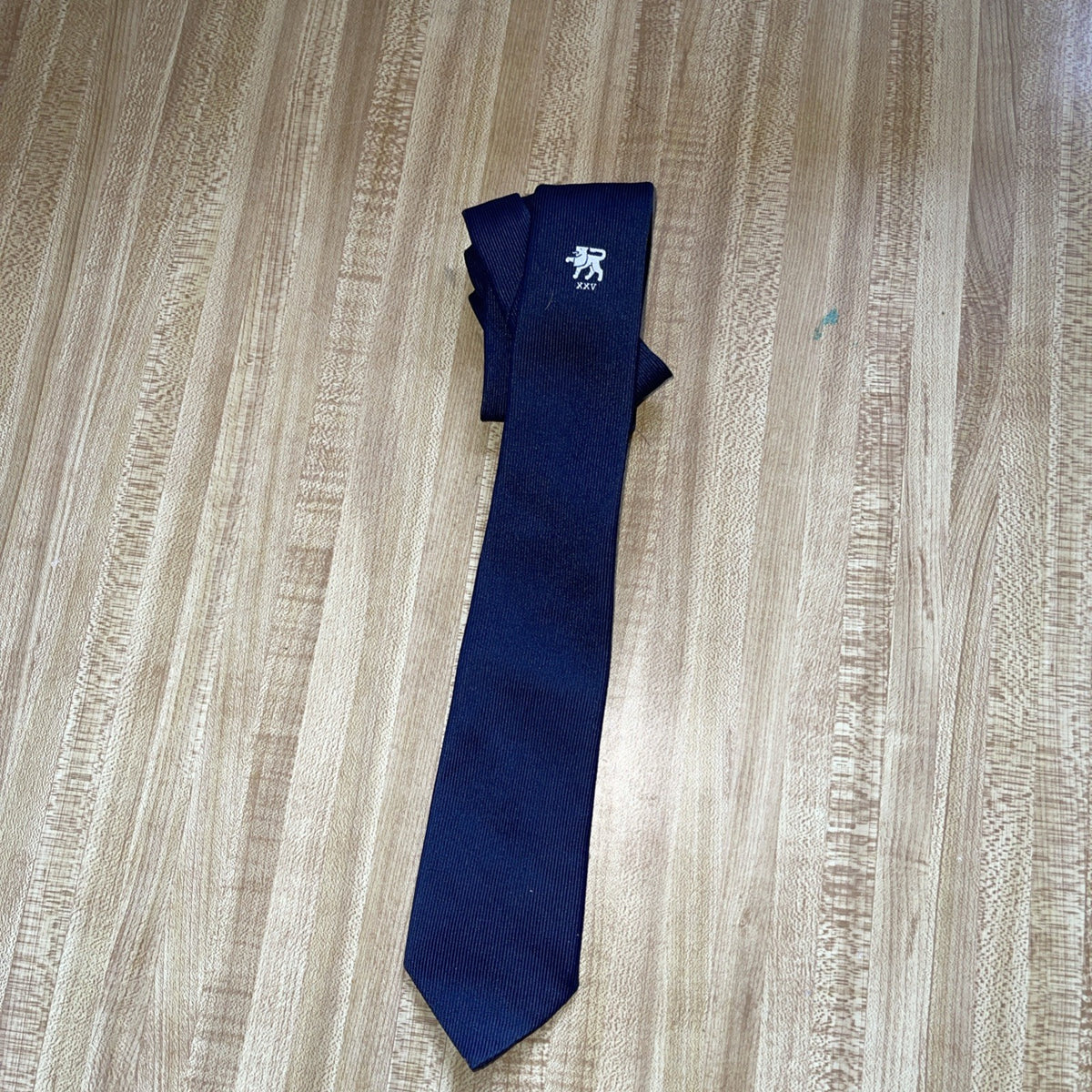 Macaseta Tie 