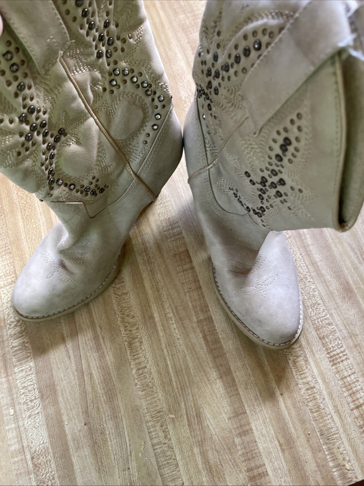 very volatile cowboy boots 6.5